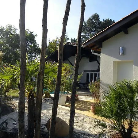 Mogador Piscine Et Balneo Bed & Breakfast 3*